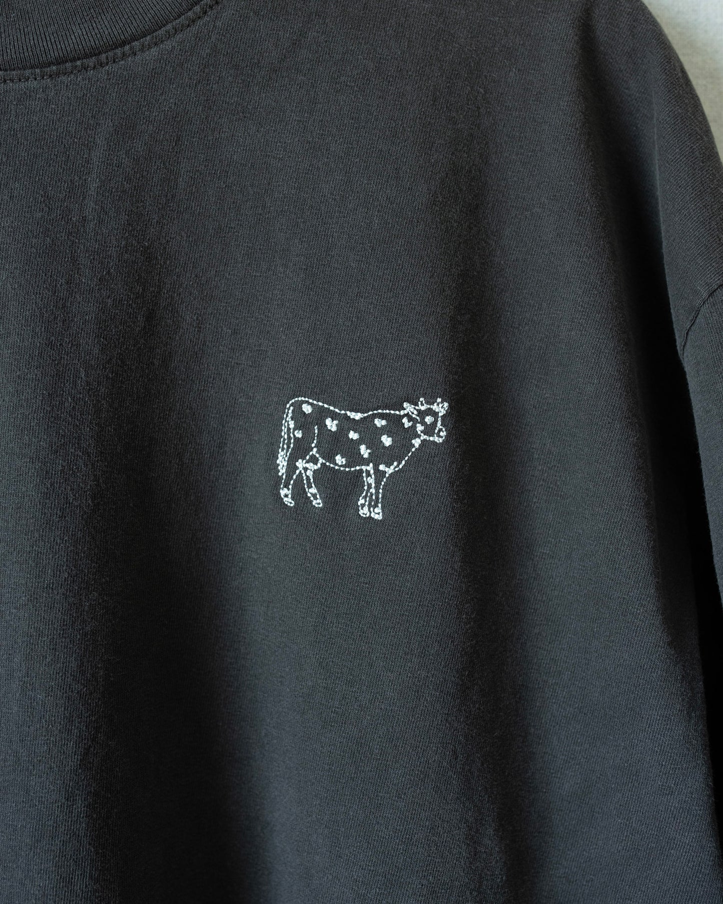 Black t-shirt with cow embroidery