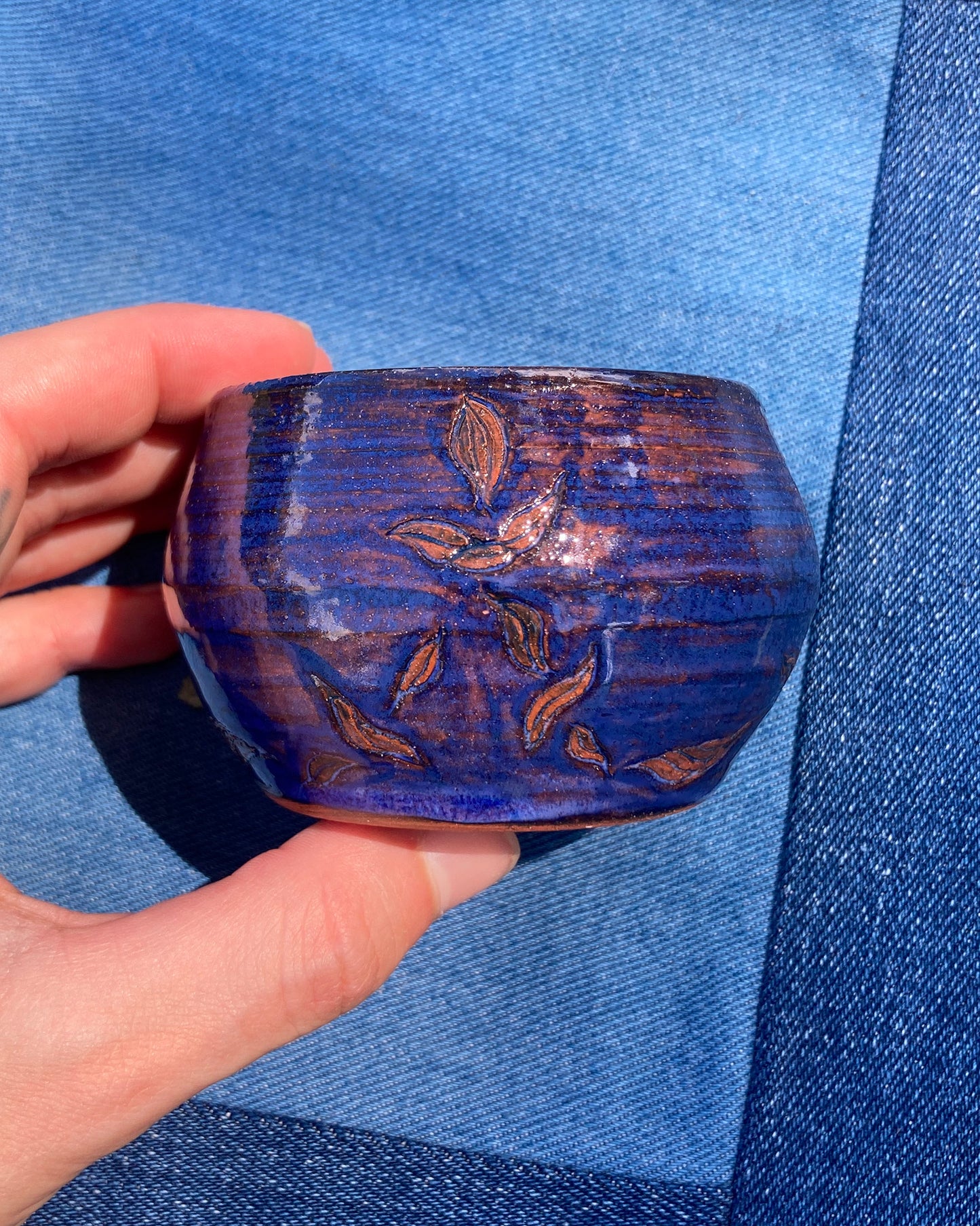 LEAF CARVED SMALL BUD VASE